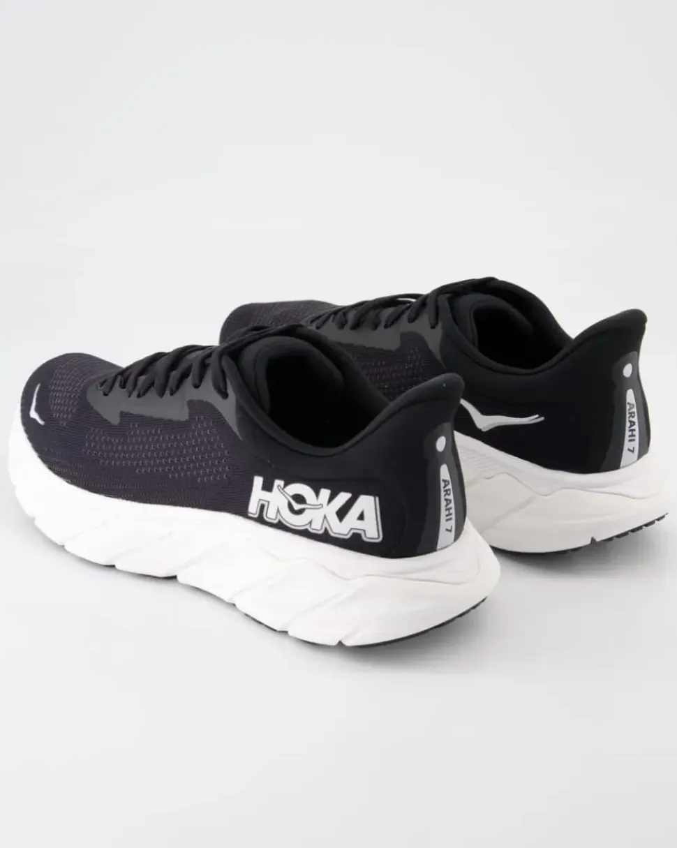 Arahi 7 Sportschuhe in Schwarz