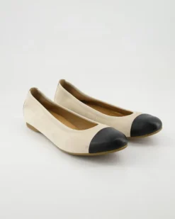 64.126.12 Ballerinas in Beige