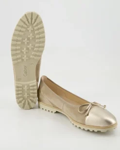 64.100.12 Ballerinas in Beige