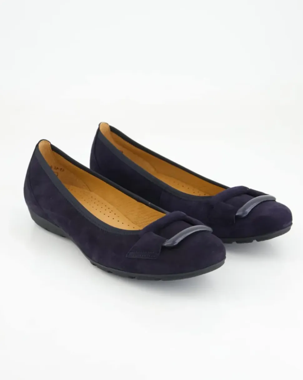 64.166.16 Ballerinas in Blau