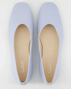 64.140.28 Ballerinas in Blau