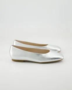 64.140.61 Ballerinas in Silber