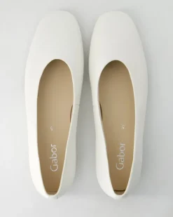 64.140.20 Ballerinas in Weiß