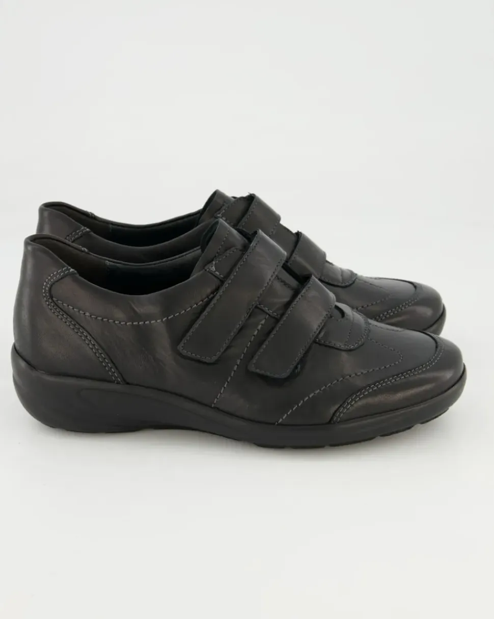 Birgit Slipper in Schwarz
