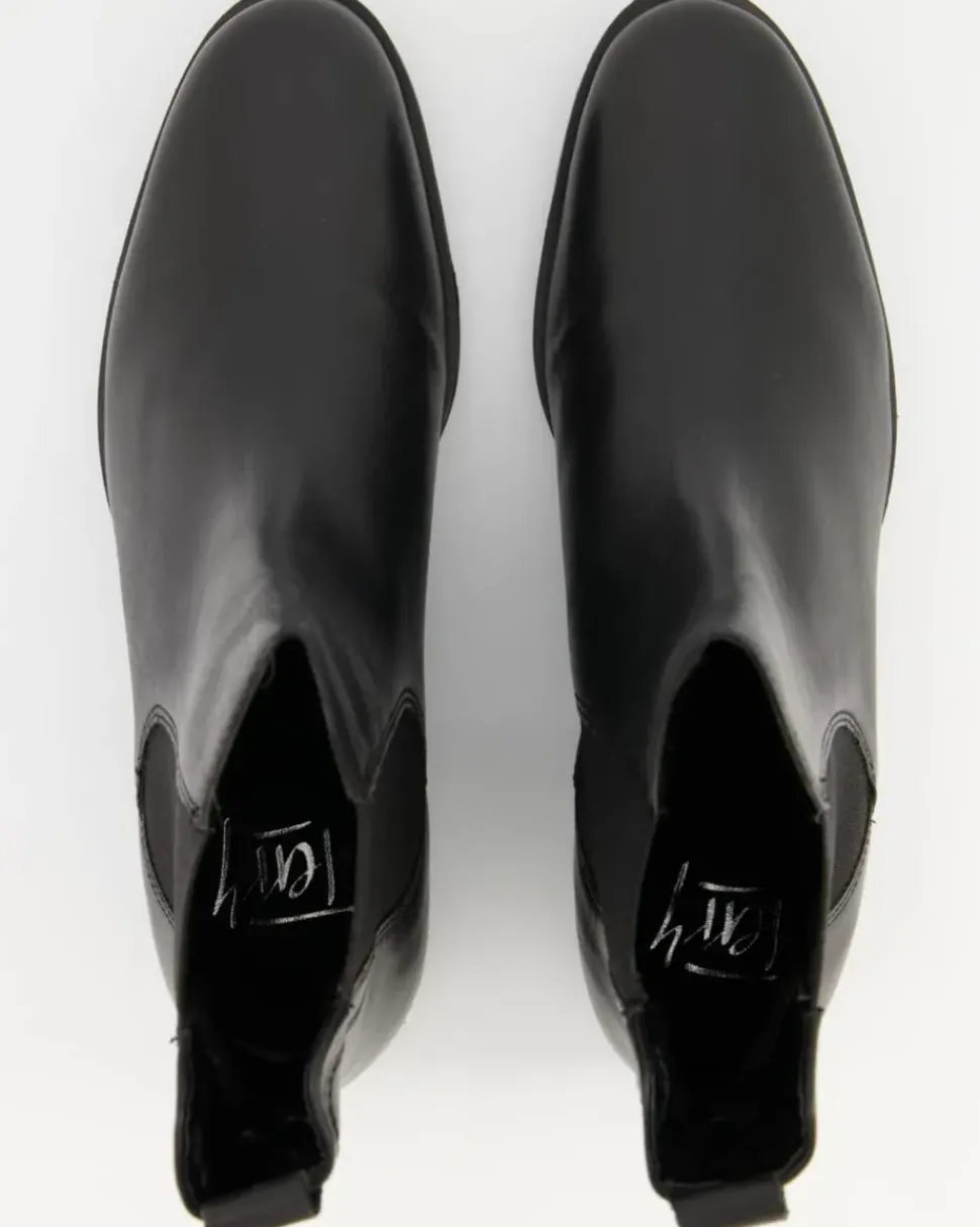 50232 Chelsea Boots in Schwarz