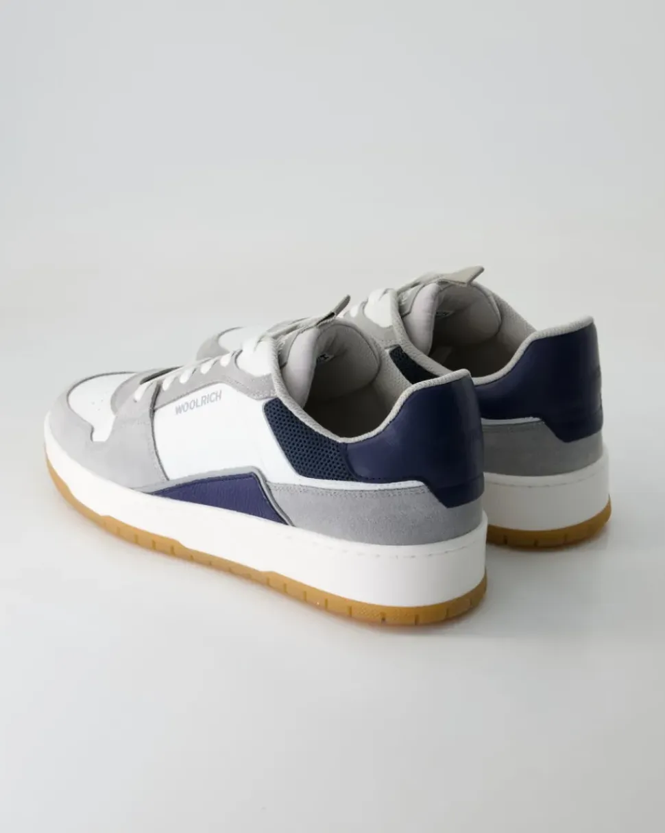 Classic Basketball Sneaker in Grau
