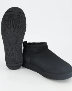 Classic Ultra Mini Winterschuhe in Schwarz