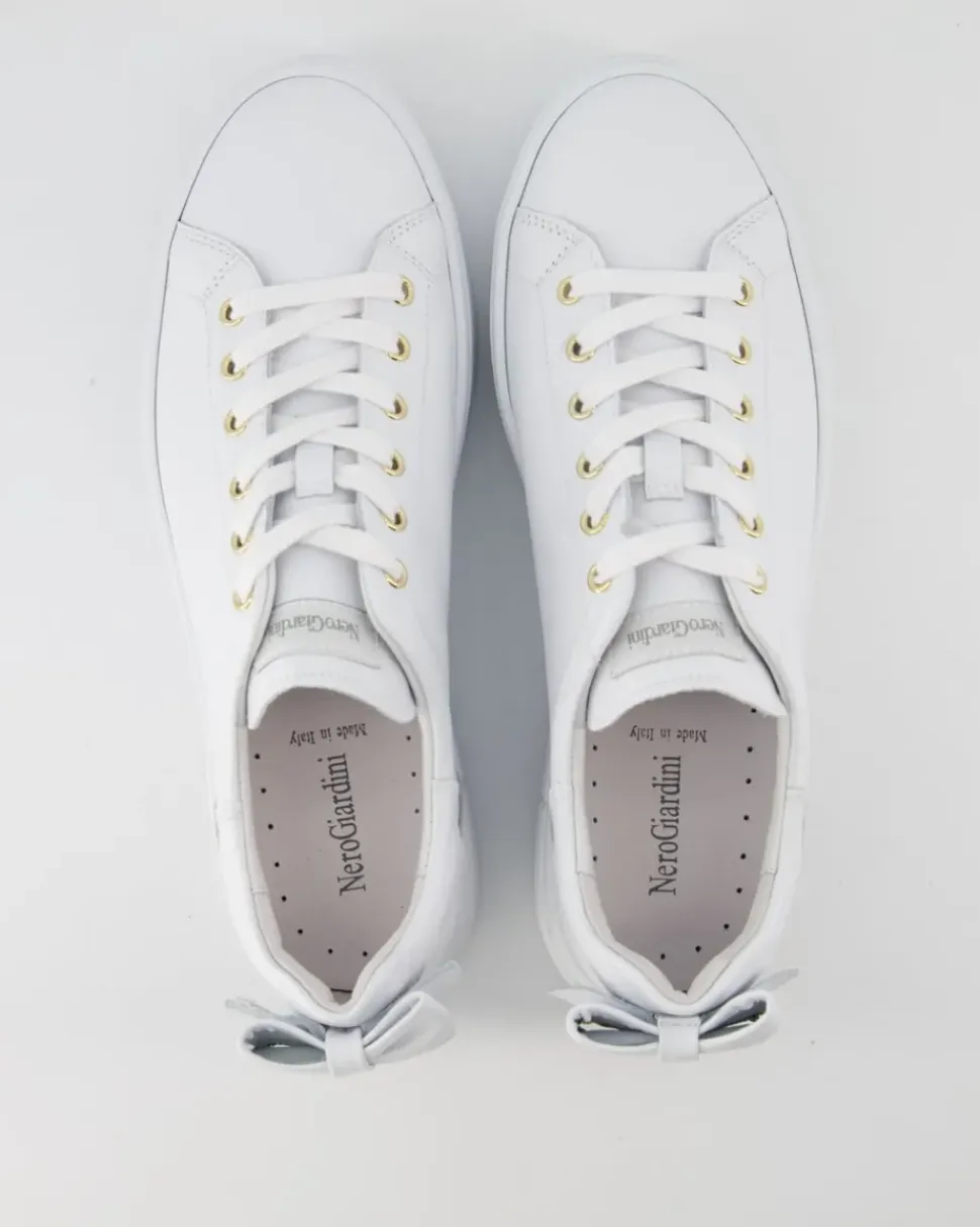 E306521D Schnürschuhe in Weiß