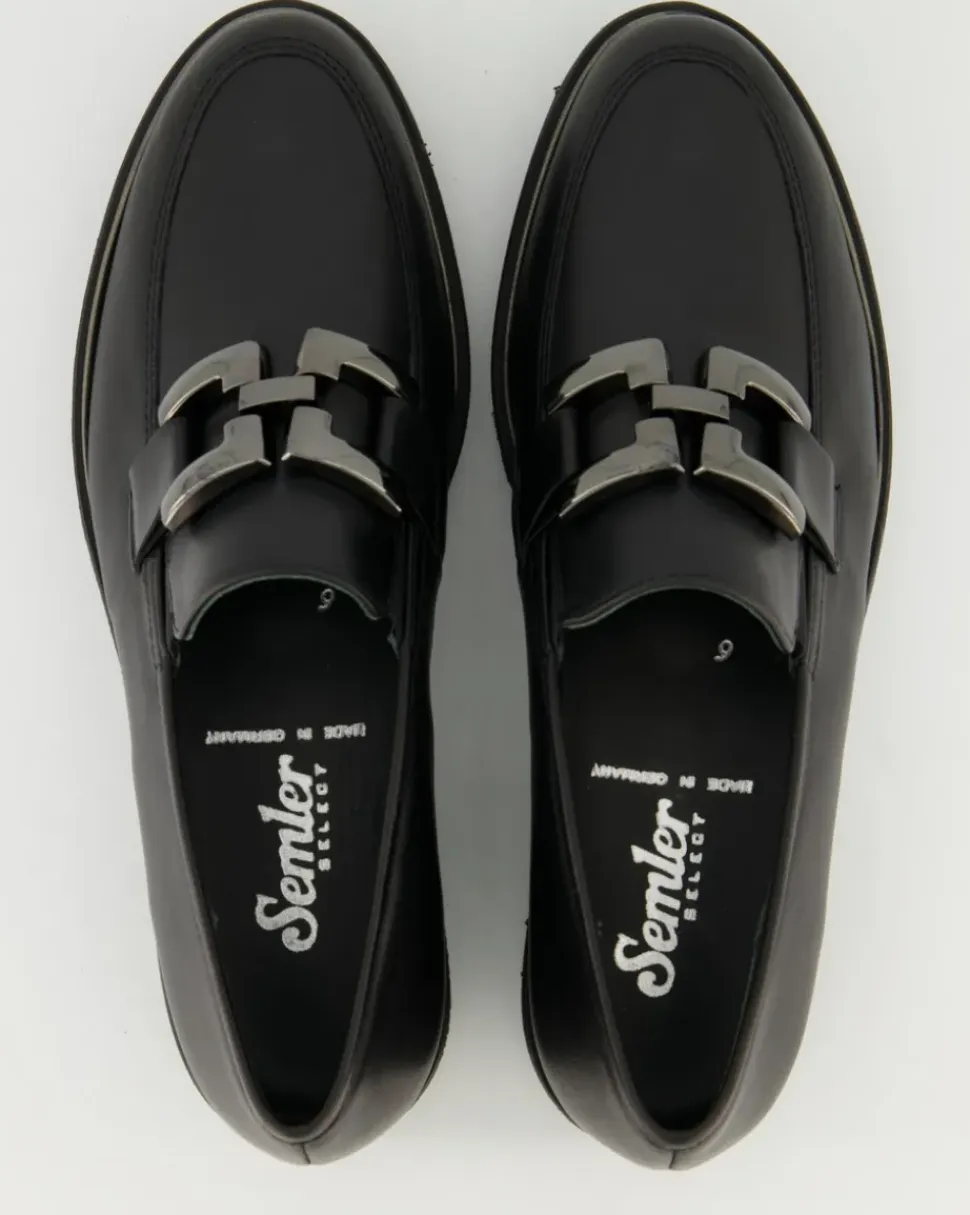 Elena Slipper in Schwarz