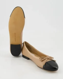 Ellison Ballerinas in Beige