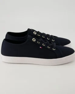Essential Sneaker in Blau