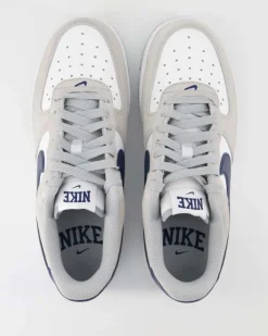 FD9748-001 Sneaker in Grau