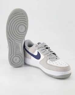 FD9748-001 Sneaker in Grau