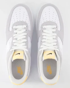FQ7779-001 Sneaker in Grau
