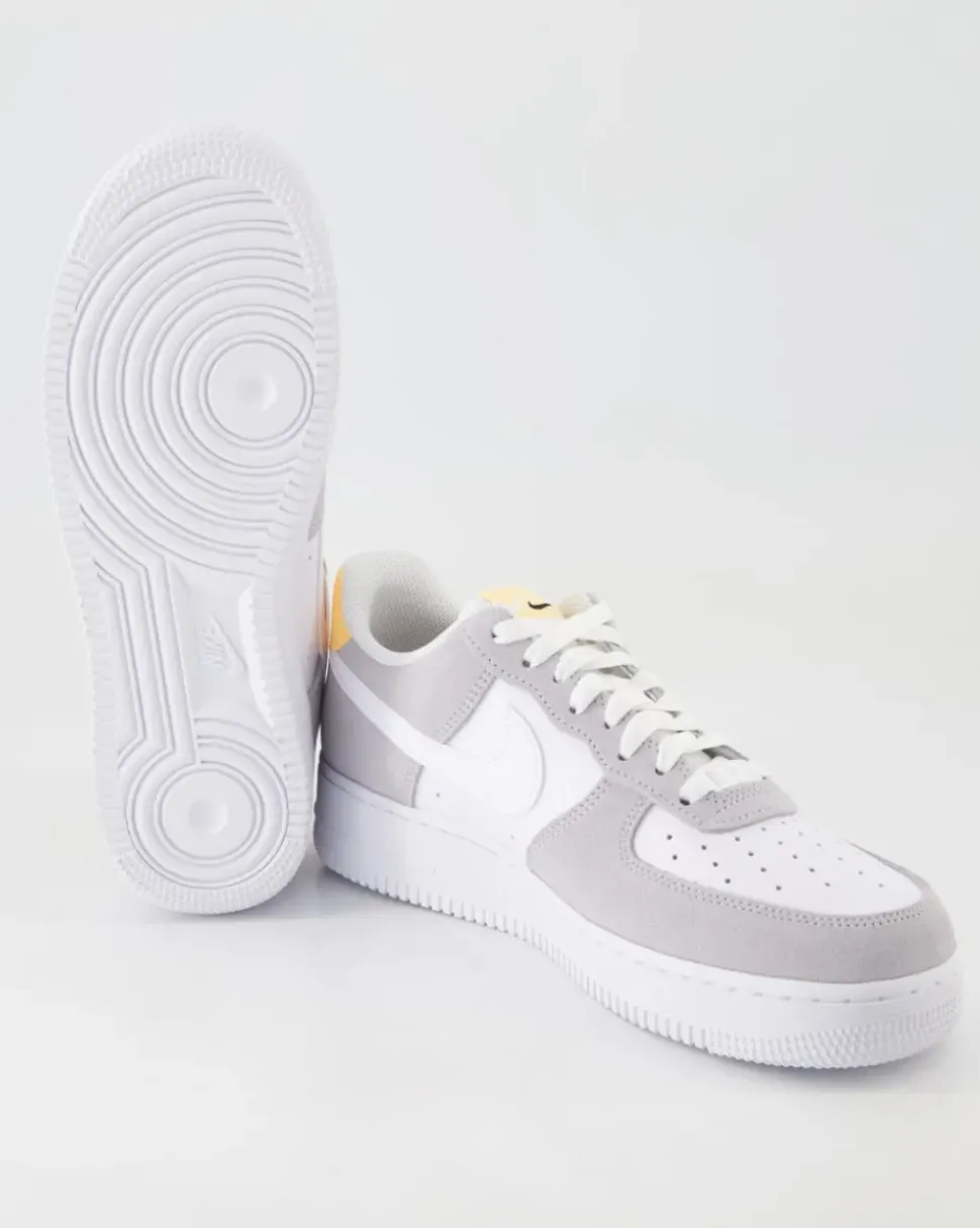 FQ7779-001 Sneaker in Grau