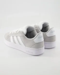 Grand Court Alpha Sneaker in Grau