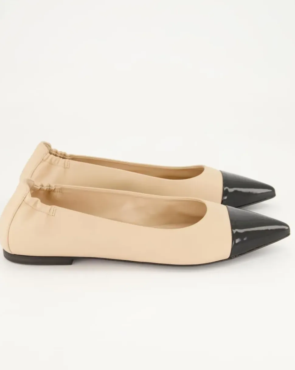 Greta Ballerinas in Beige