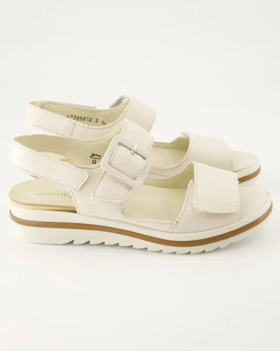 Hakura Sandalen in Beige