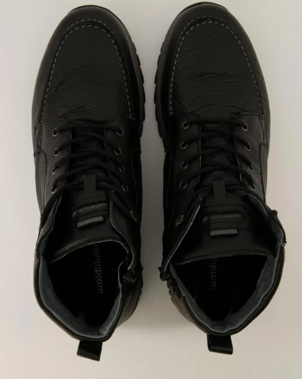 Helle Winterstiefel in Schwarz