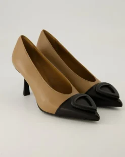 H132 Pumps in Beige