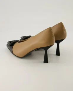 H132 Pumps in Beige