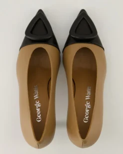 H132 Pumps in Beige