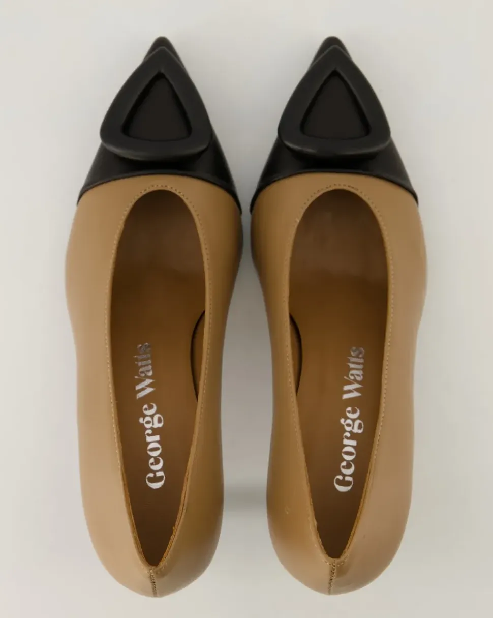H132 Pumps in Beige