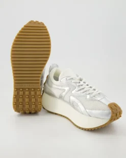 Maribella Runner Metallic Sneaker in Silber