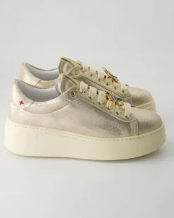 PIA Sneaker in Gold