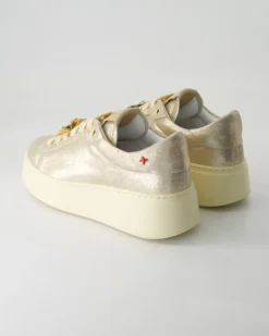 PIA Sneaker in Gold