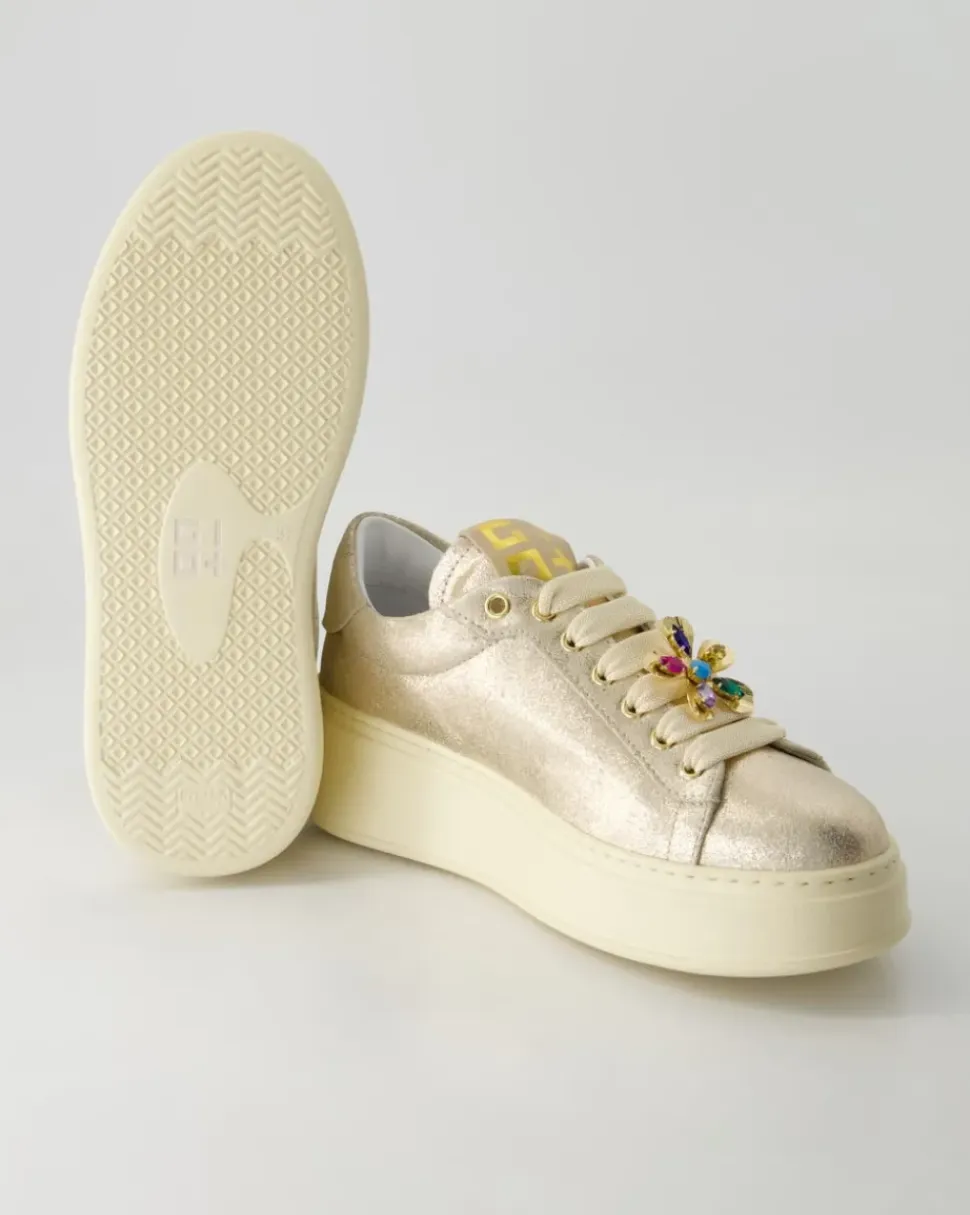 PIA Sneaker in Gold
