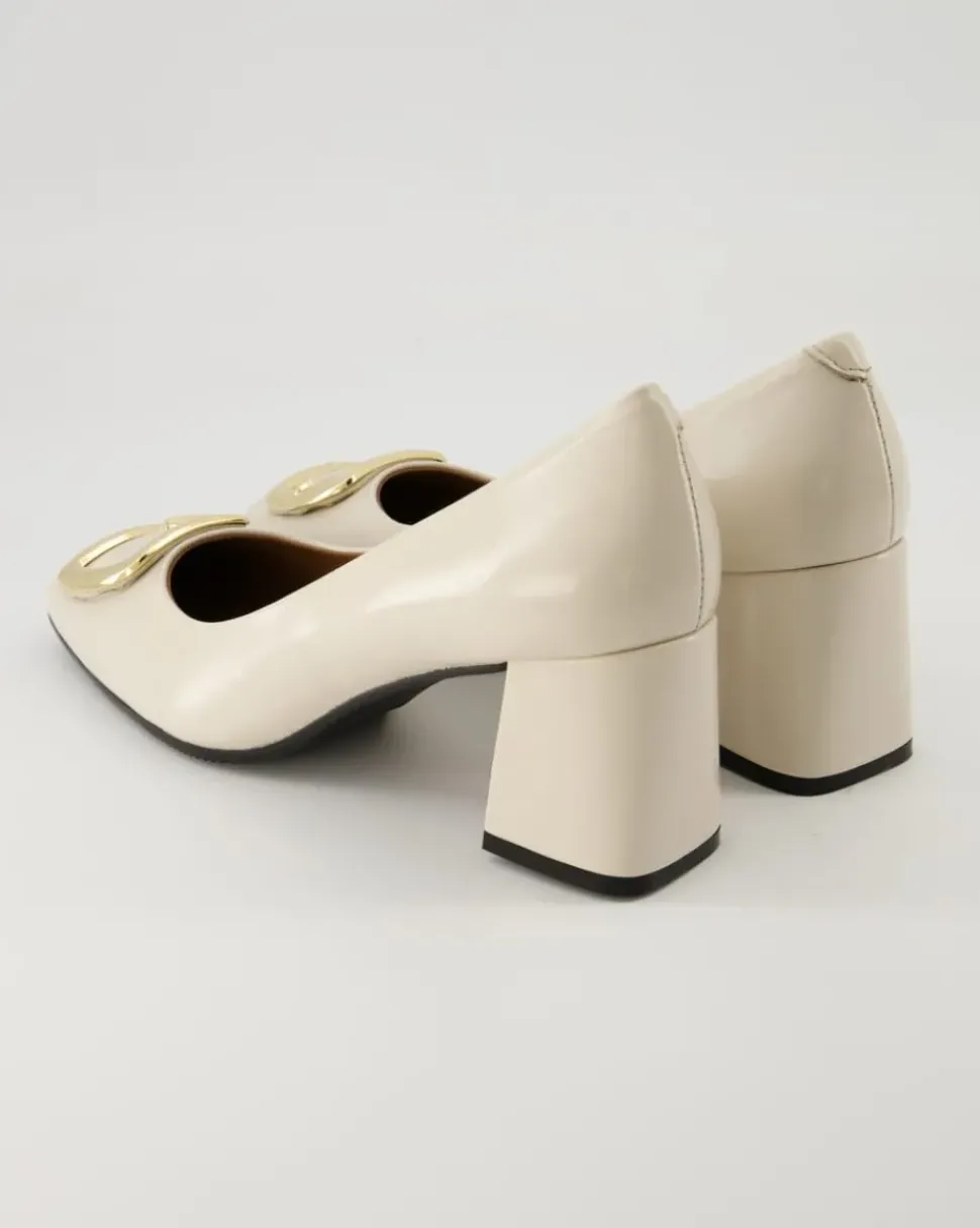 6523 Pumps in Beige