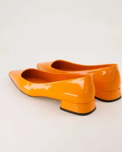2507 Pumps in Orange