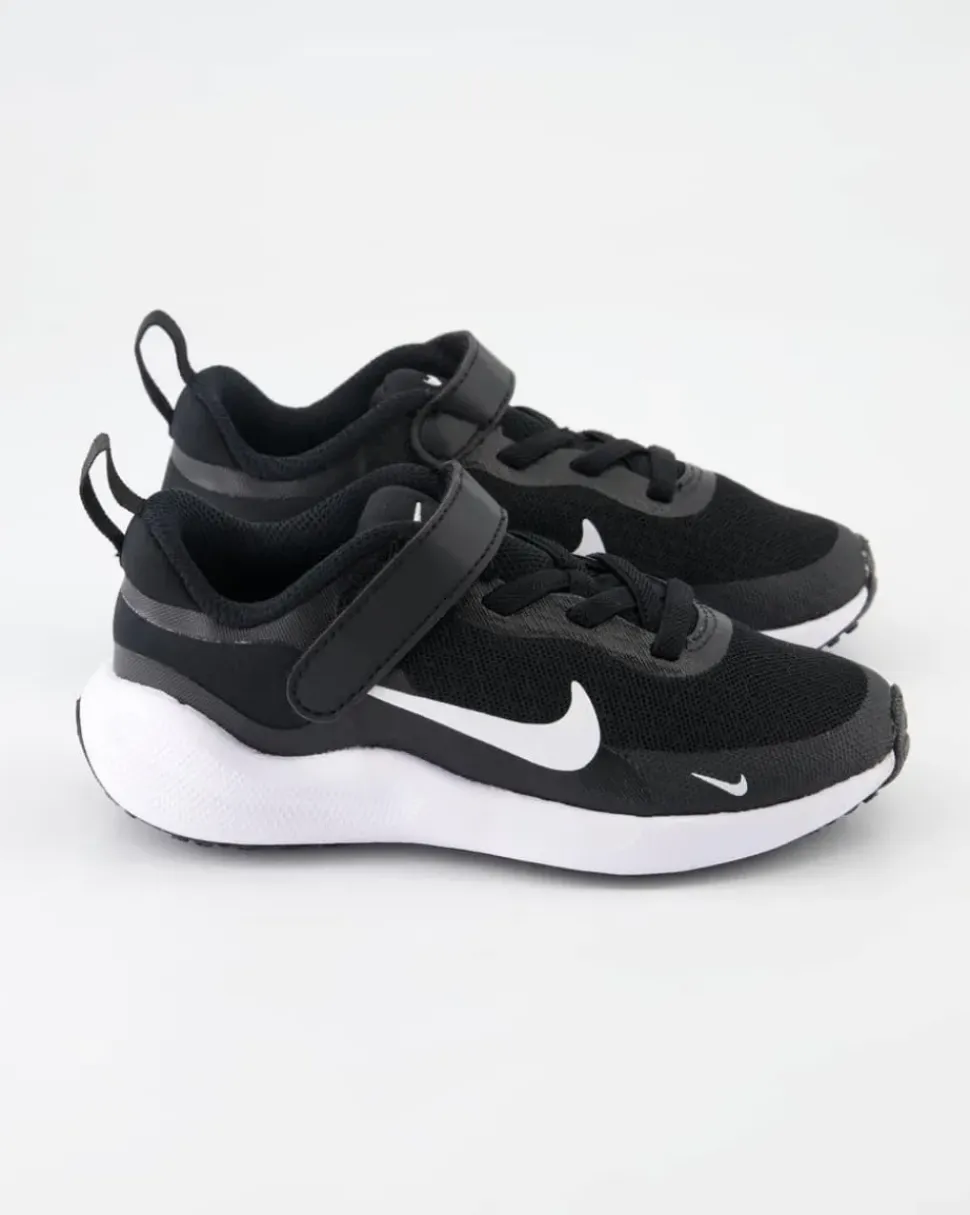 Revolution 7 Sneaker in Schwarz