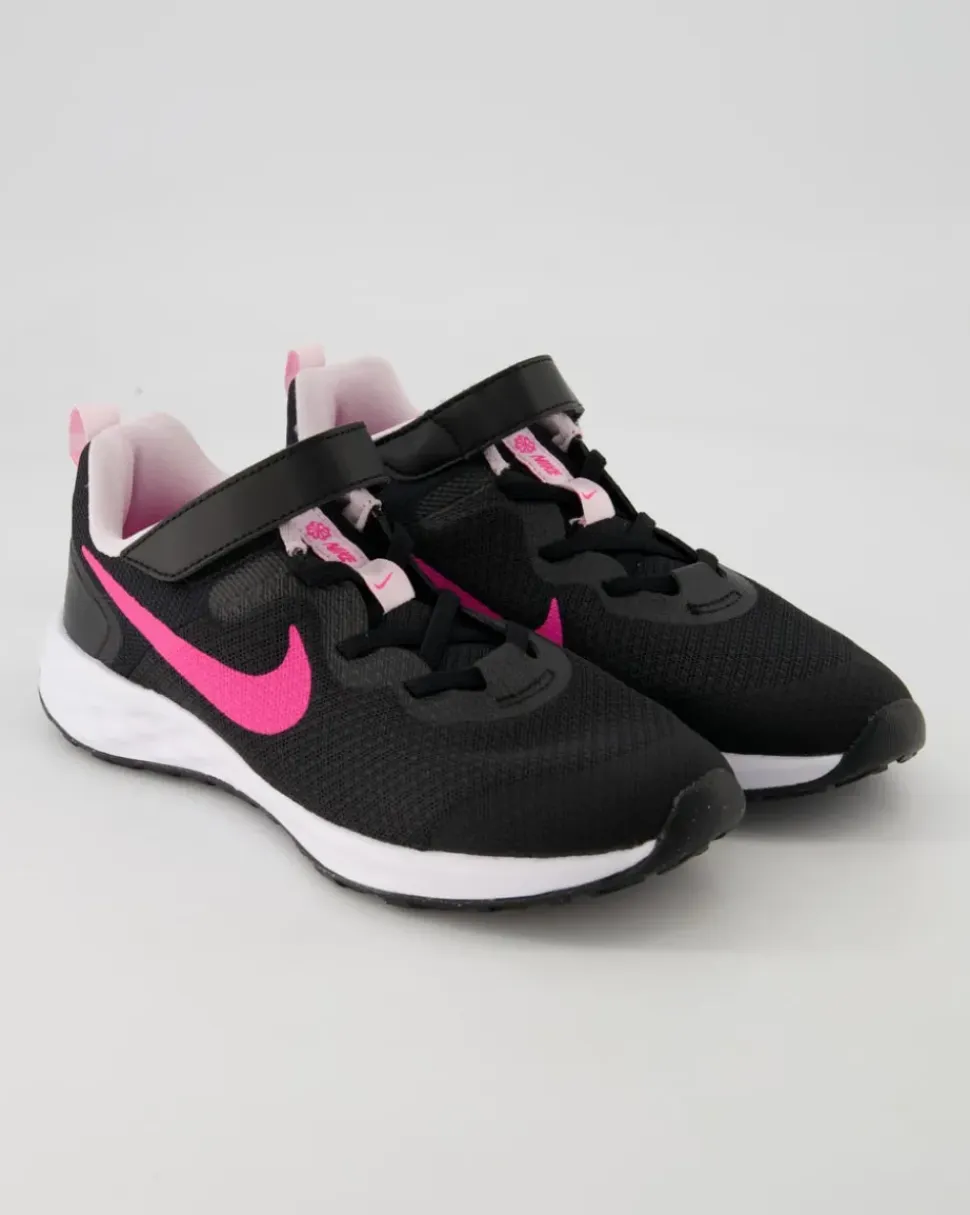 Revolution Sportschuhe in Schwarz