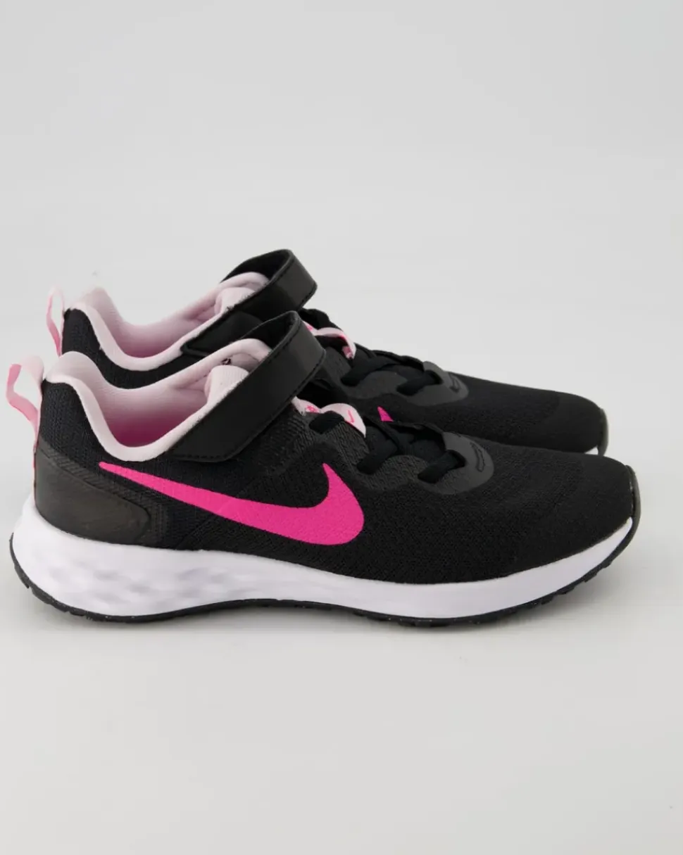 Revolution Sportschuhe in Schwarz