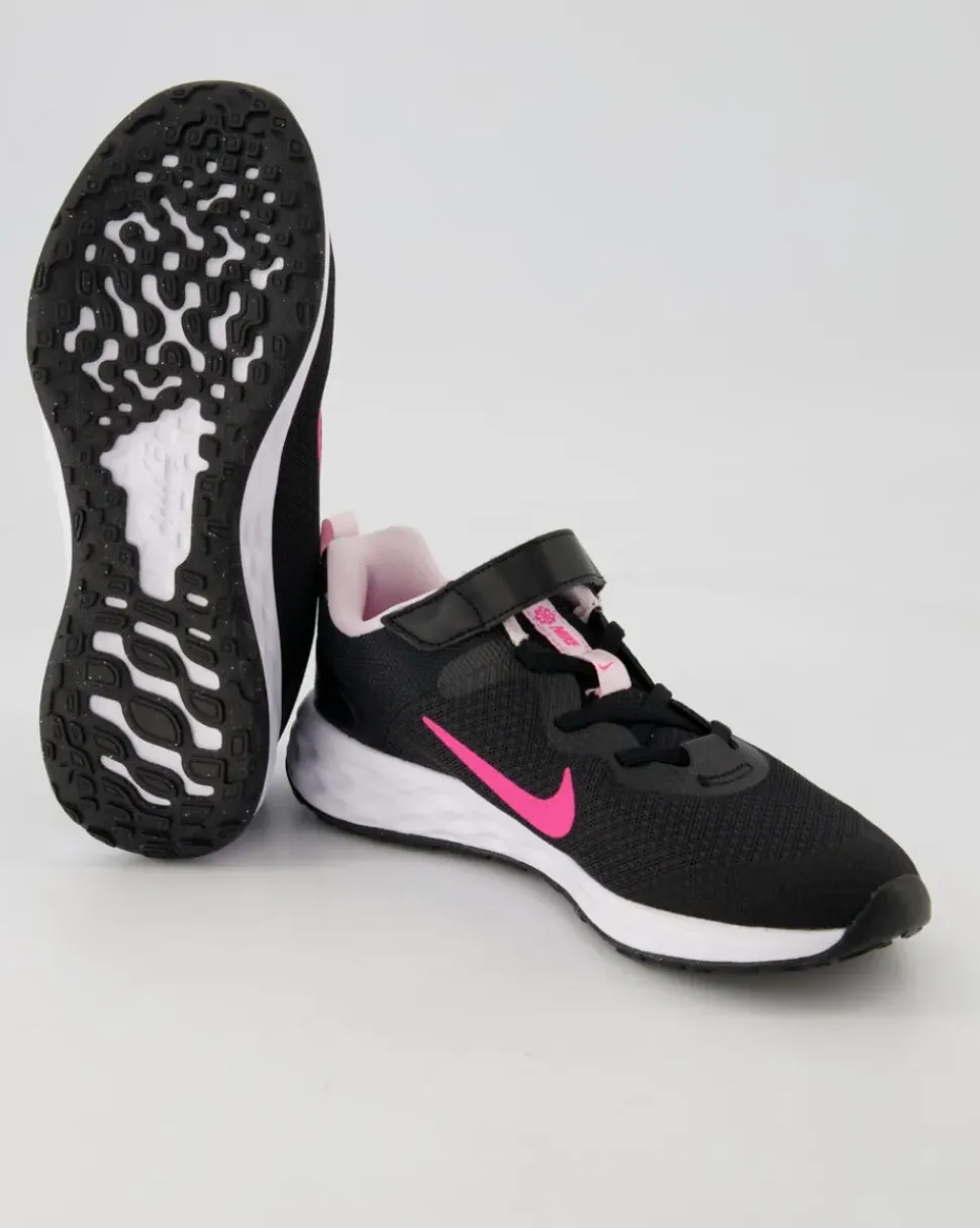 Revolution Sportschuhe in Schwarz