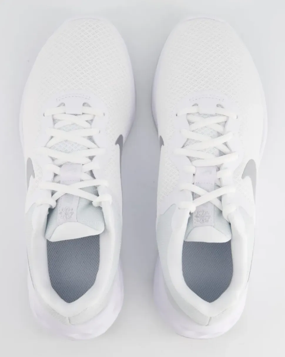 Revolution Sportschuhe in Weiß