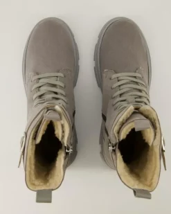 Sandy Stiefel in Grau
