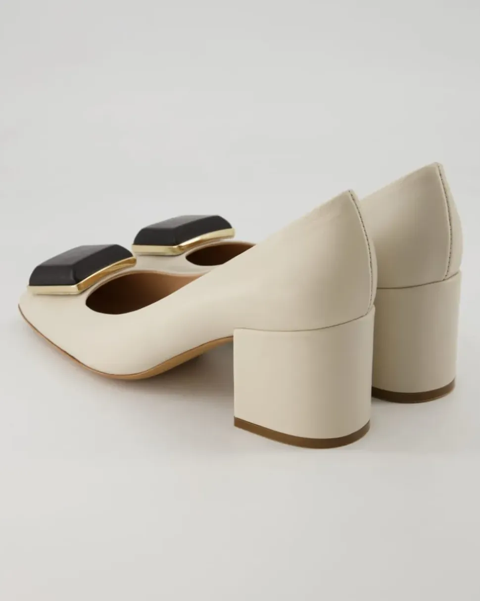 Santafe Pumps in Beige