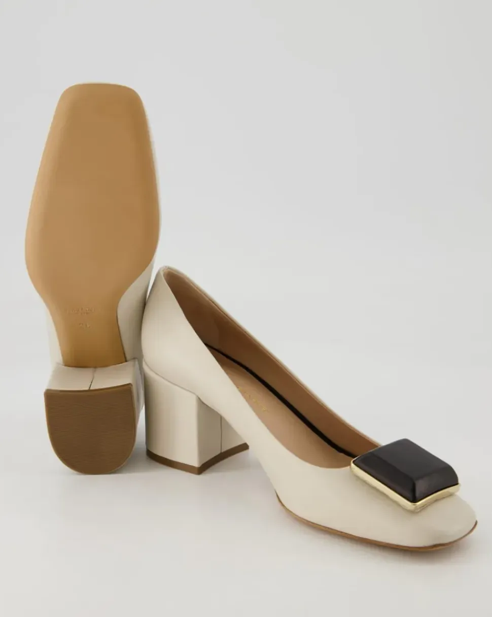 Santafe Pumps in Beige
