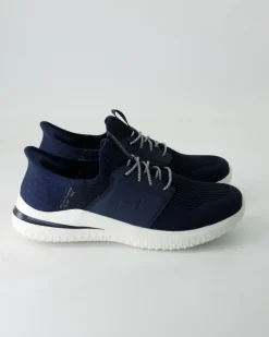 210650 Sneaker in Blau