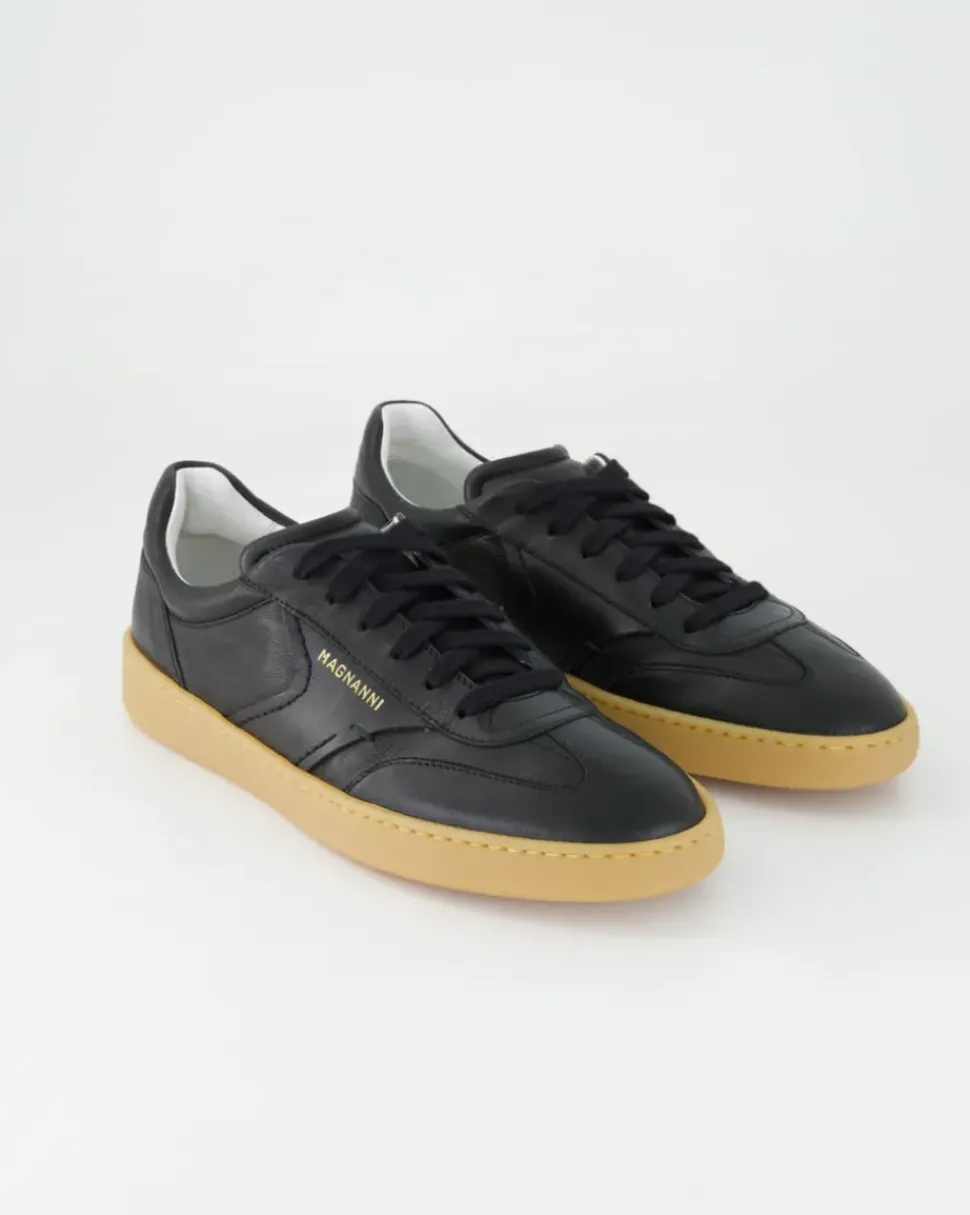 26028 Sneaker in Schwarz