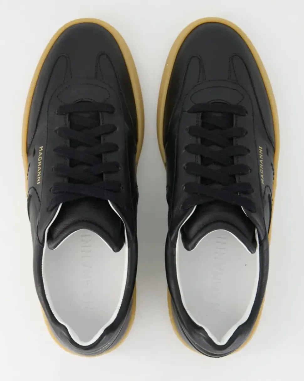 26028 Sneaker in Schwarz