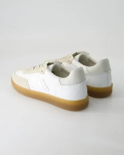 Swing Court Sneaker in Beige