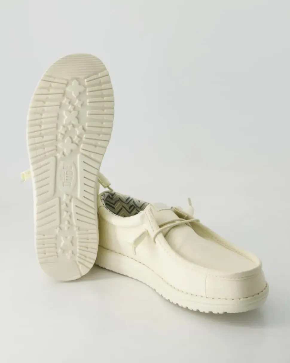 Wally Stretch Sneaker in Beige
