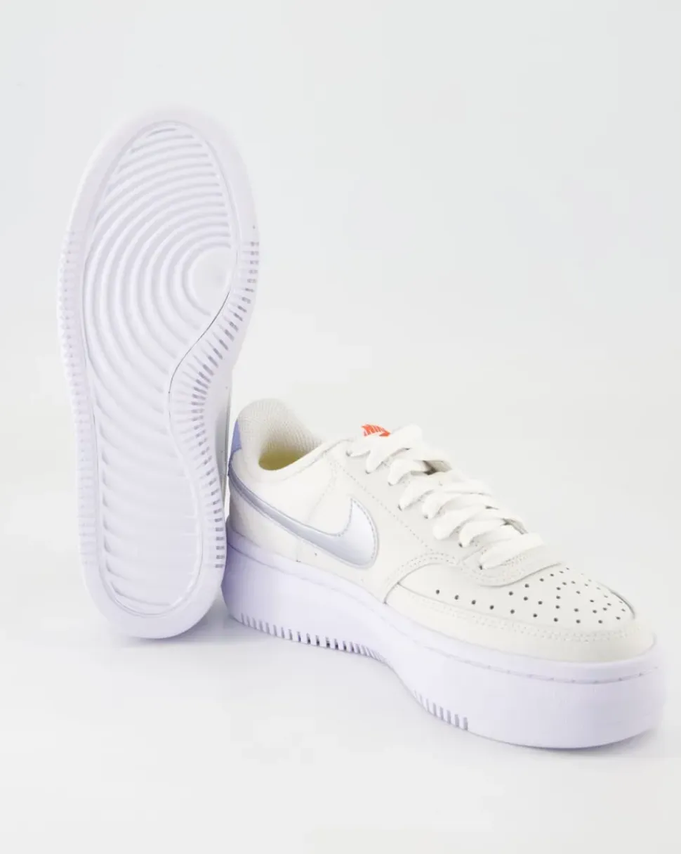 W Nike Court Vison Alta Sneaker