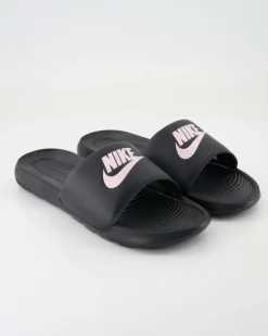 W Nike Victori Pantoletten in Schwarz